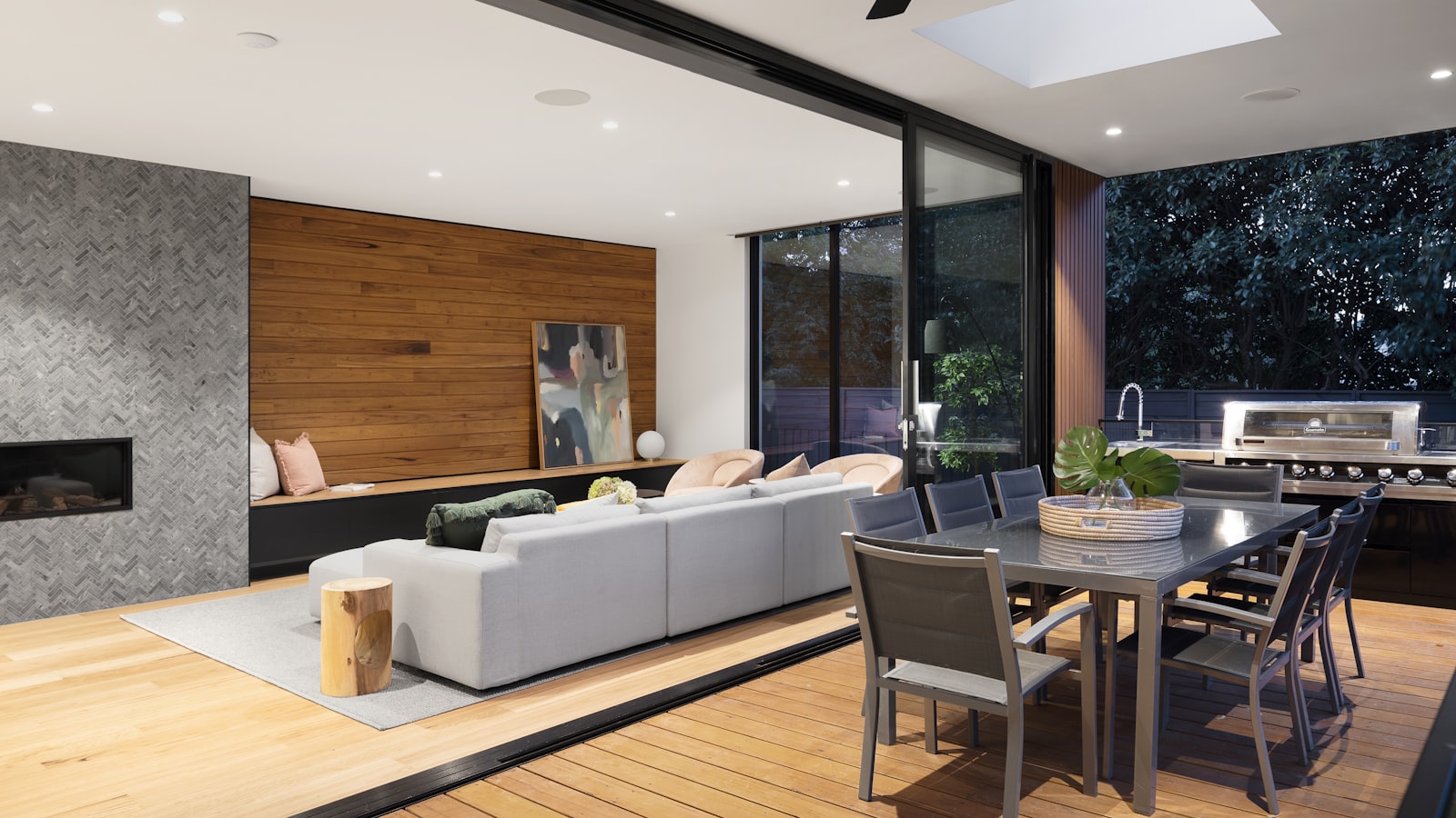Interior Wall, Ceiling & Decorative Surface